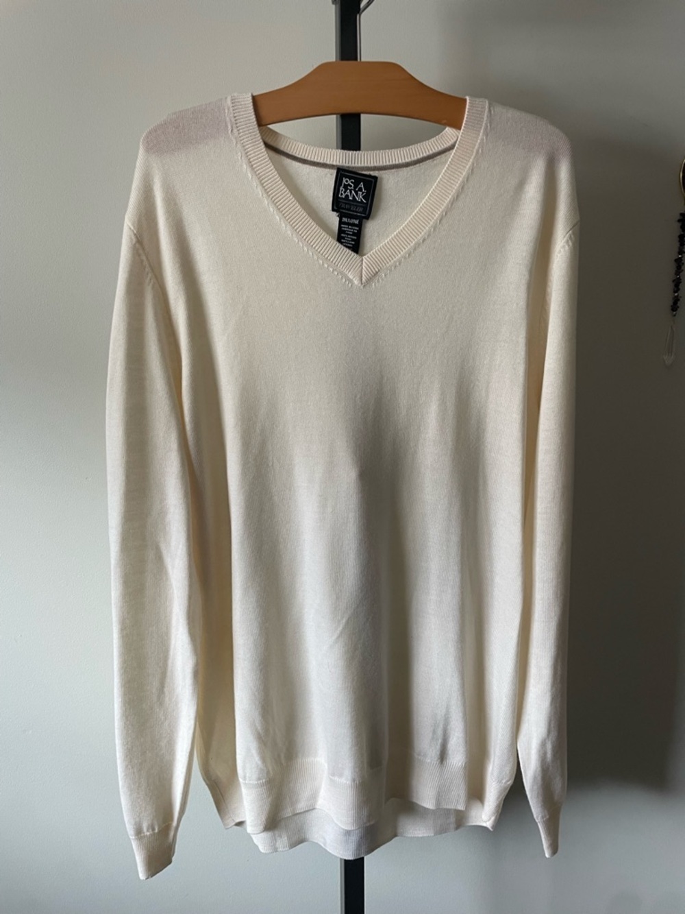 Jos A Bank Traveler 100% Merino Wool Cream Mens Sweater Vneck Plus Size 2XLT